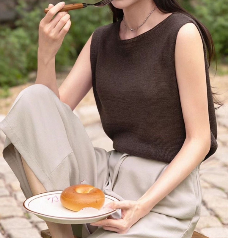 韓 素色圓領無袖上衣 3色