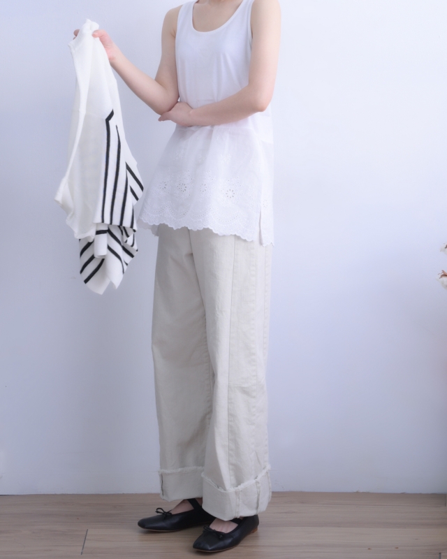 韓 側岔接蕾絲背心 size