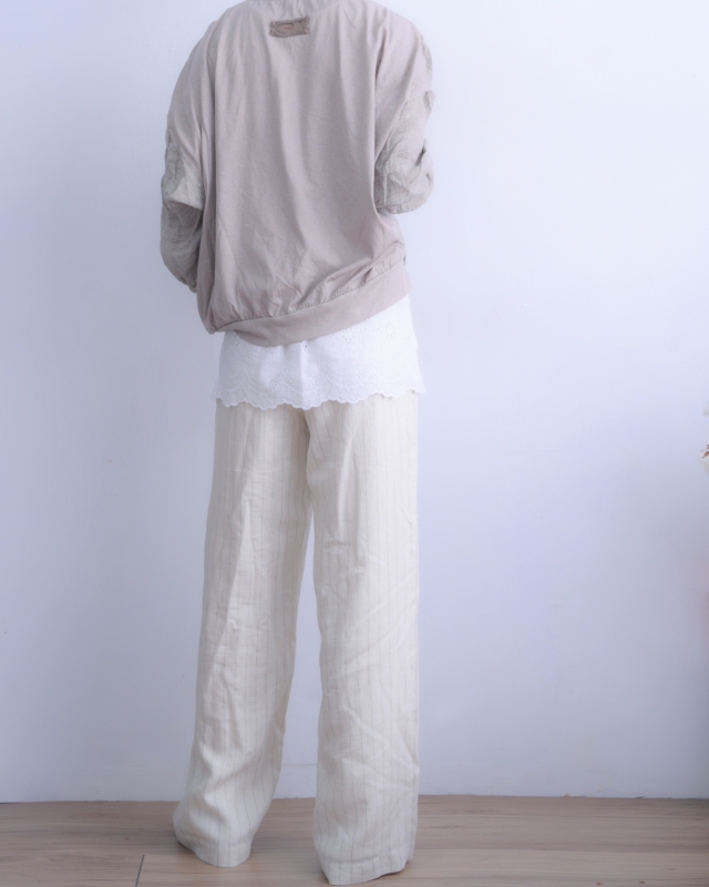 韓 側岔接蕾絲背心 size