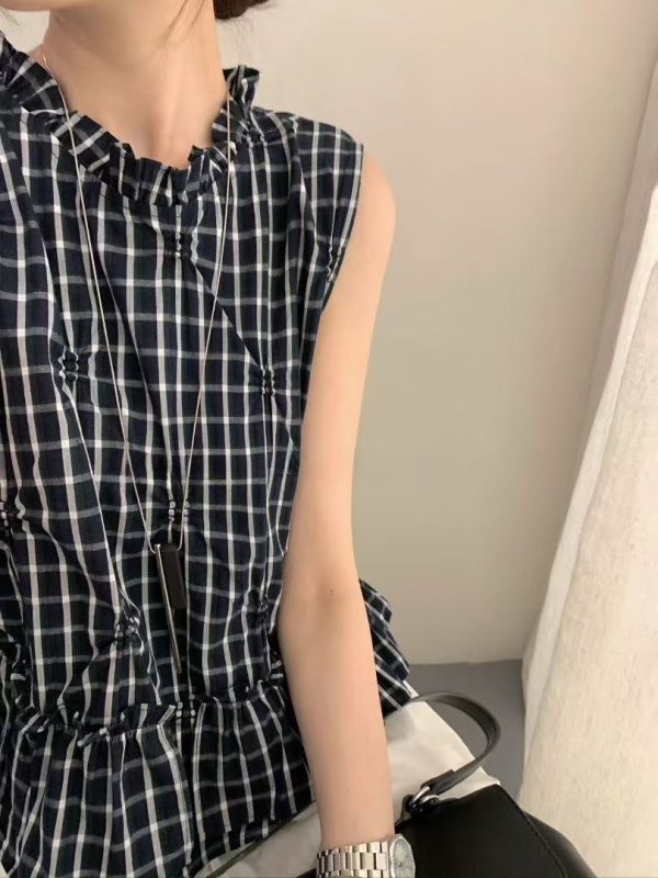 韓 格文荷葉無袖上衣 size