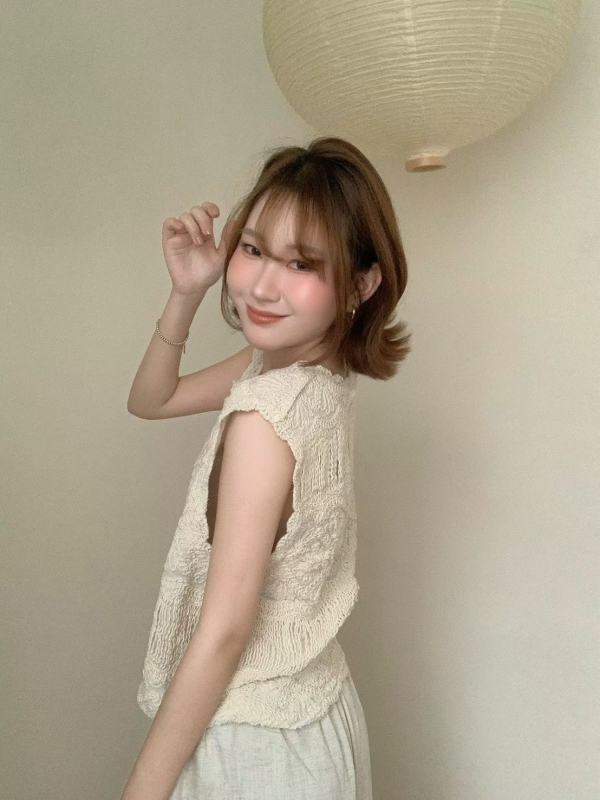 韓 滿版織花無袖上衣