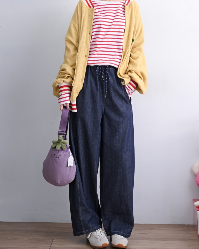 韓 斜前車線深藍小寬褲 size