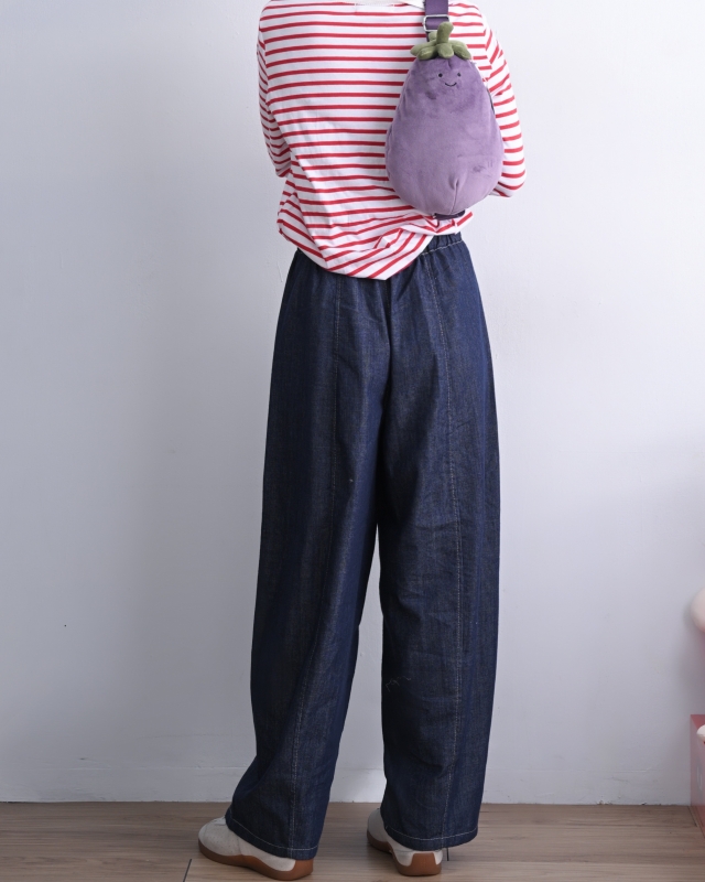 韓 斜前車線深藍小寬褲 size