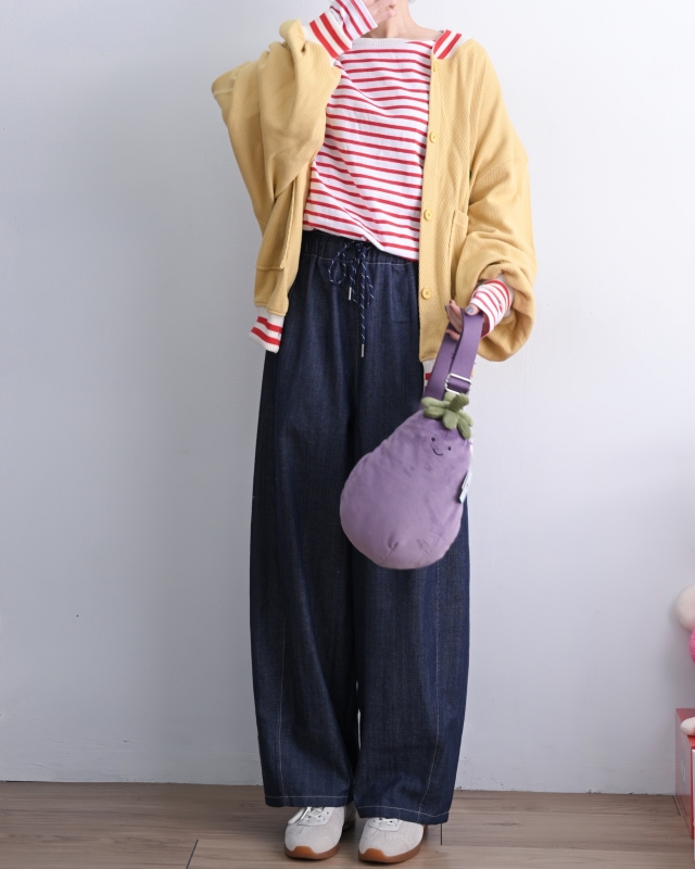 韓 斜前車線深藍小寬褲 size