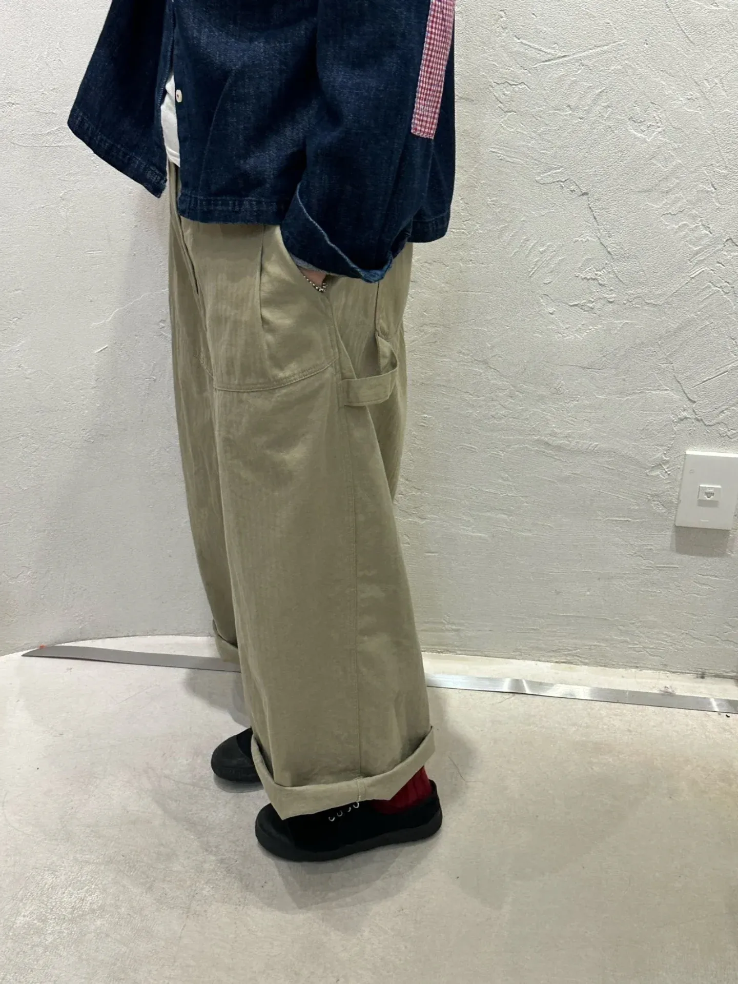 韓 彎線側口袋寬褲 2色