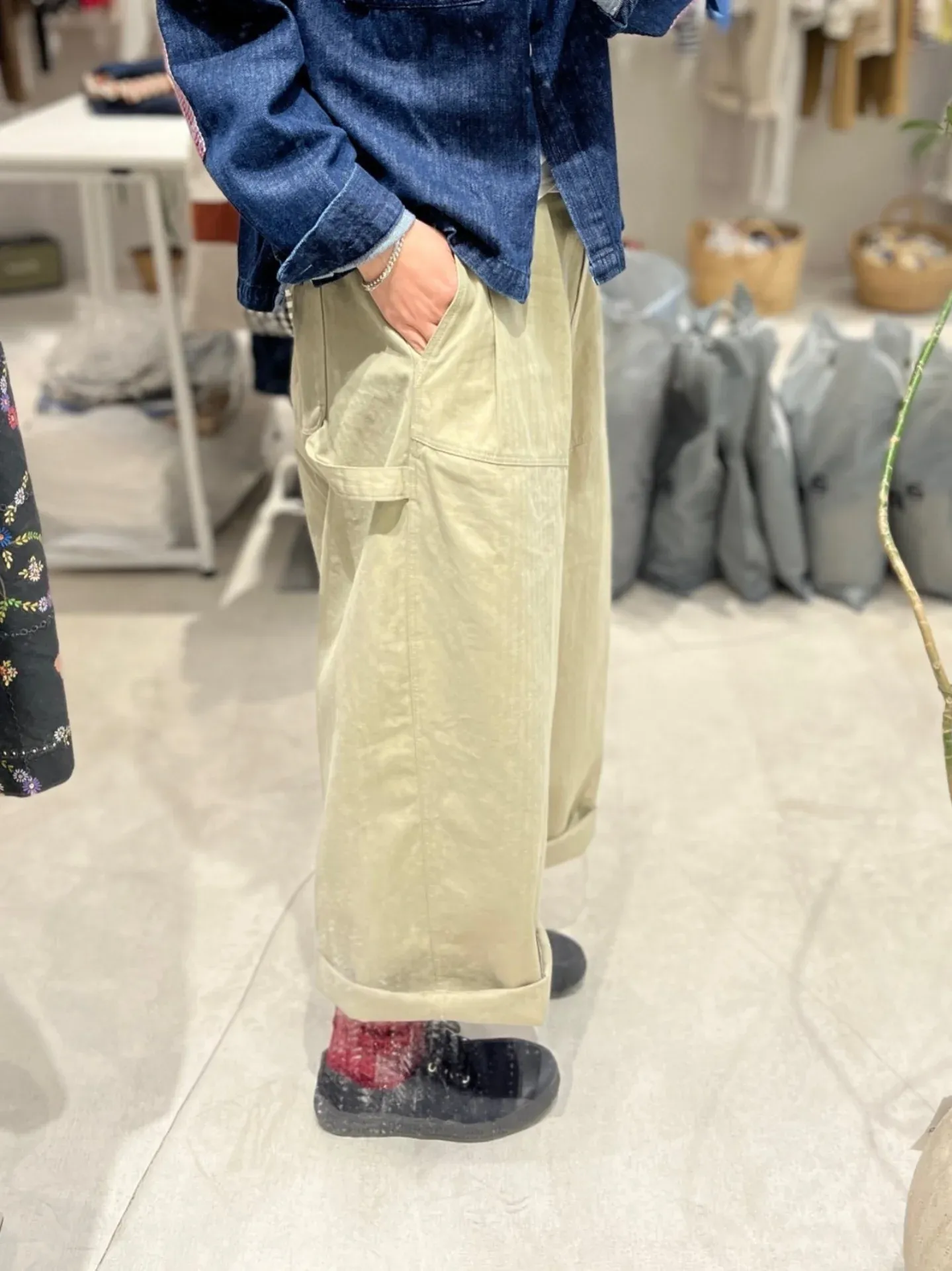 韓 彎線側口袋寬褲 2色