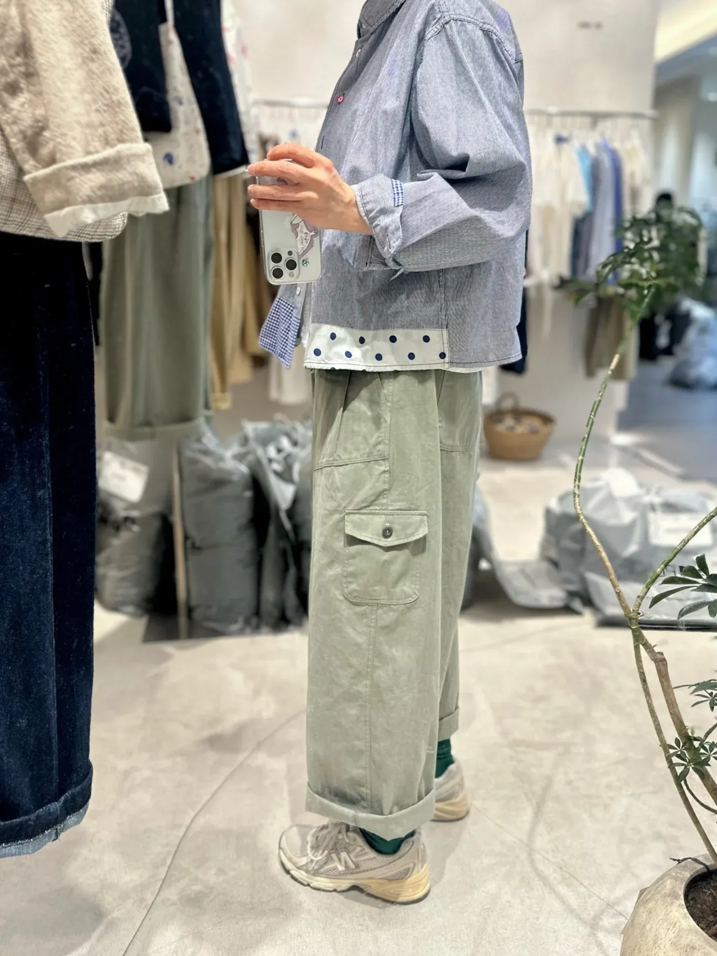 韓 彎線側口袋寬褲 2色