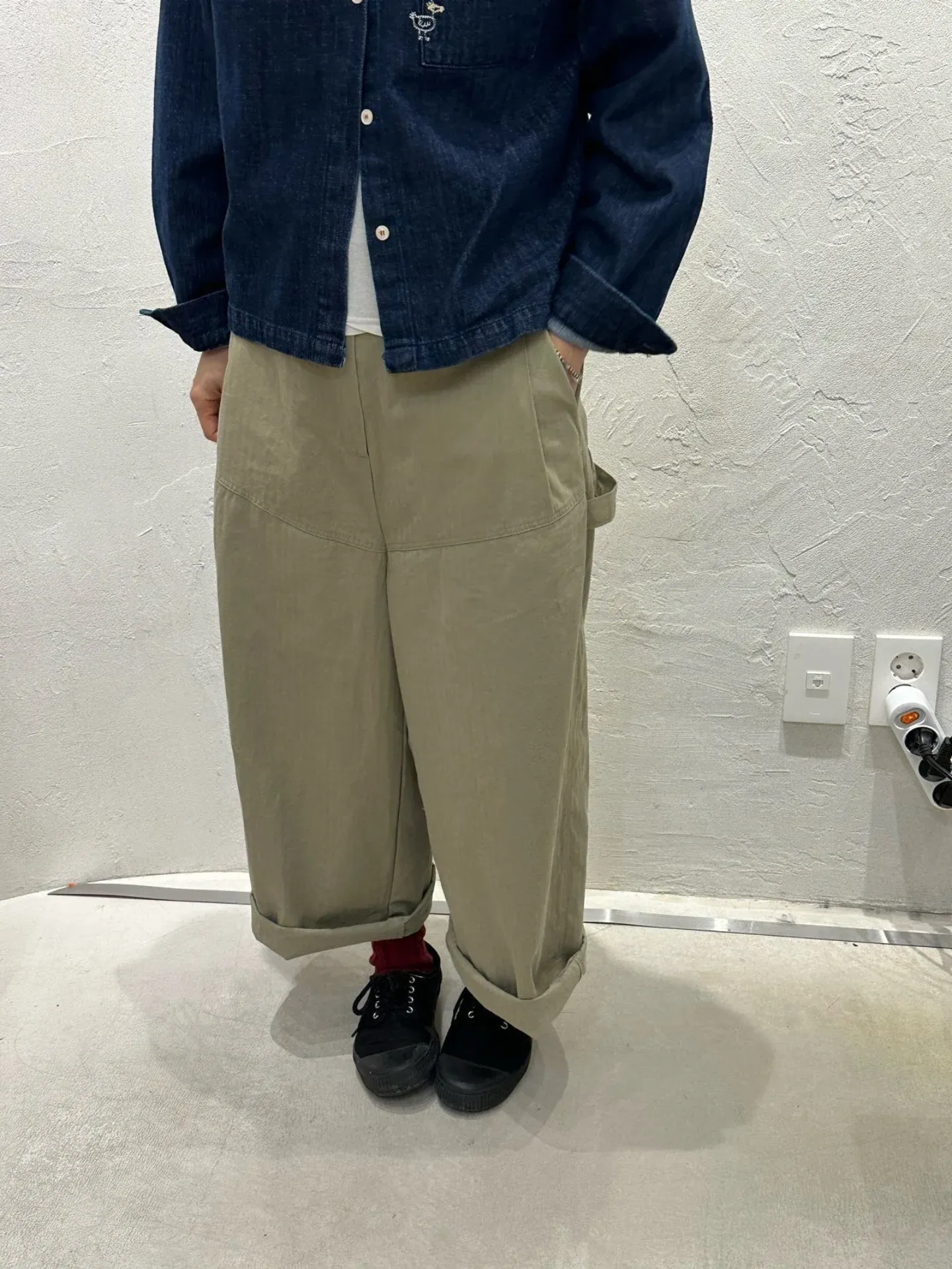 韓 彎線側口袋寬褲 2色