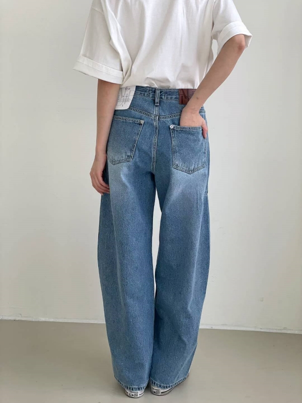 韓 小弧度牛仔寬褲