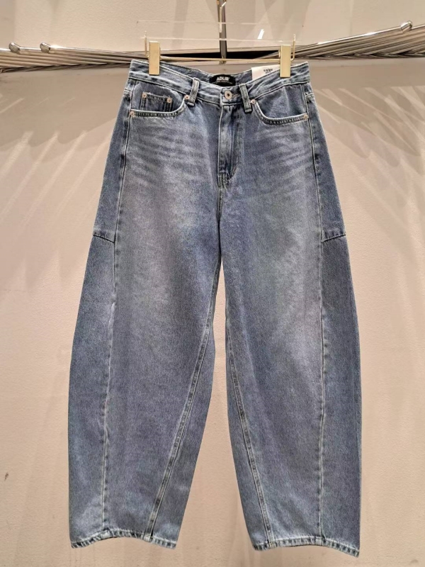 韓 小弧度牛仔寬褲