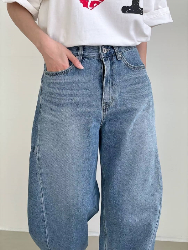 韓 小弧度牛仔寬褲