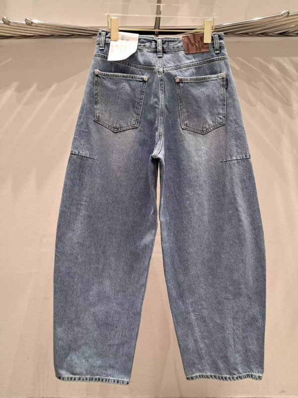 韓 小弧度牛仔寬褲