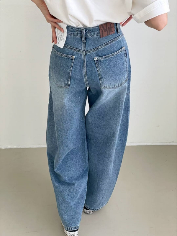 韓 小弧度牛仔寬褲