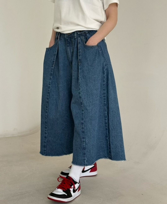 韓 腰三釦八分牛仔大寬褲 size