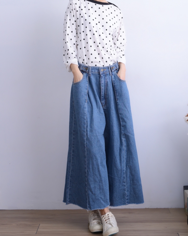 韓 腰三釦八分牛仔大寬褲 size