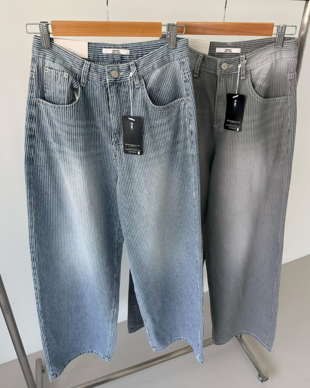 韓 刷白細直條寬褲 2色