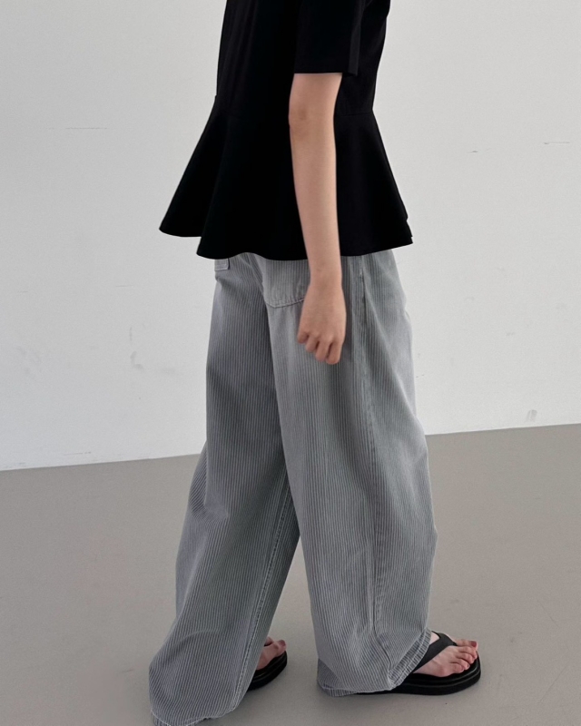 韓 刷白細直條寬褲 2色