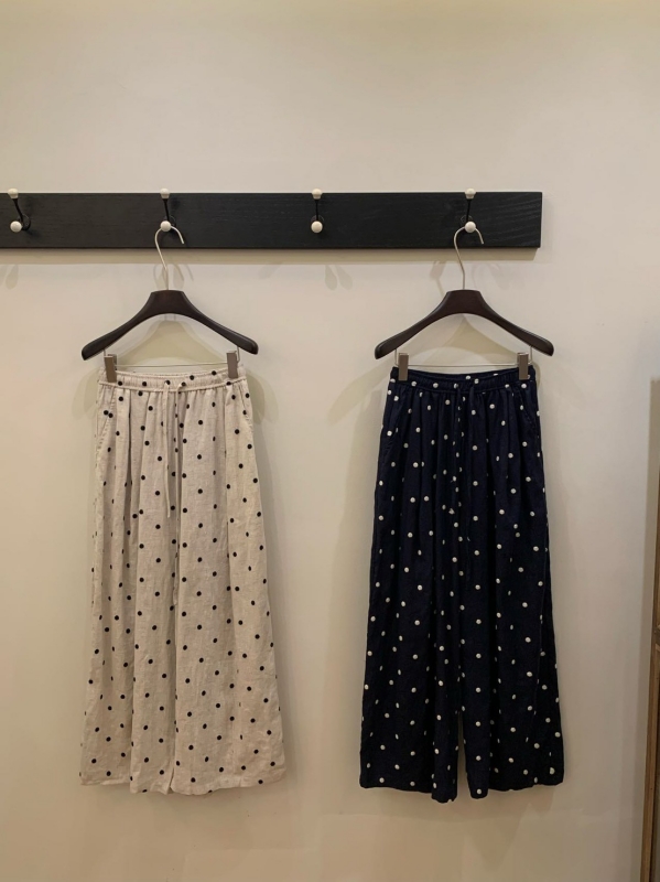 韓 細點點寬褲 2色