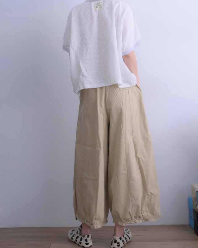 韓 褲管荷葉寬褲 2色 size