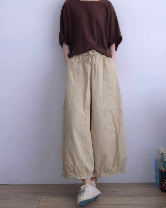韓 褲管荷葉寬褲 2色 size