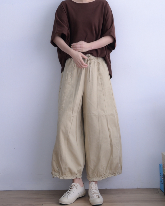 韓 褲管荷葉寬褲 2色 size