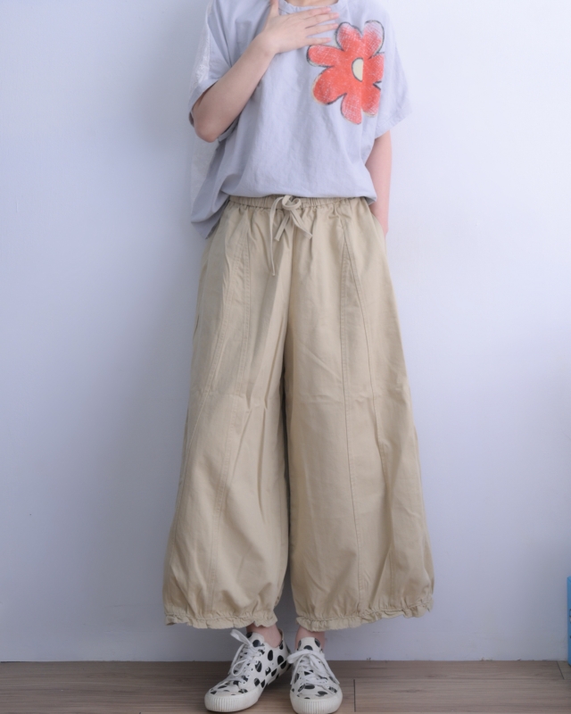 韓 褲管荷葉寬褲 2色 size