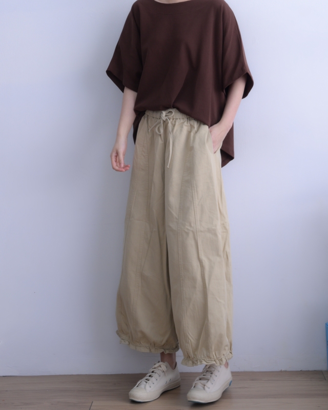 韓 褲管荷葉寬褲 2色 size
