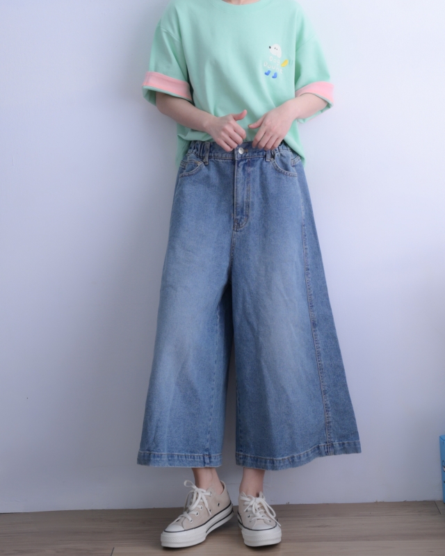 韓 淺刷色八分牛仔寬褲 size