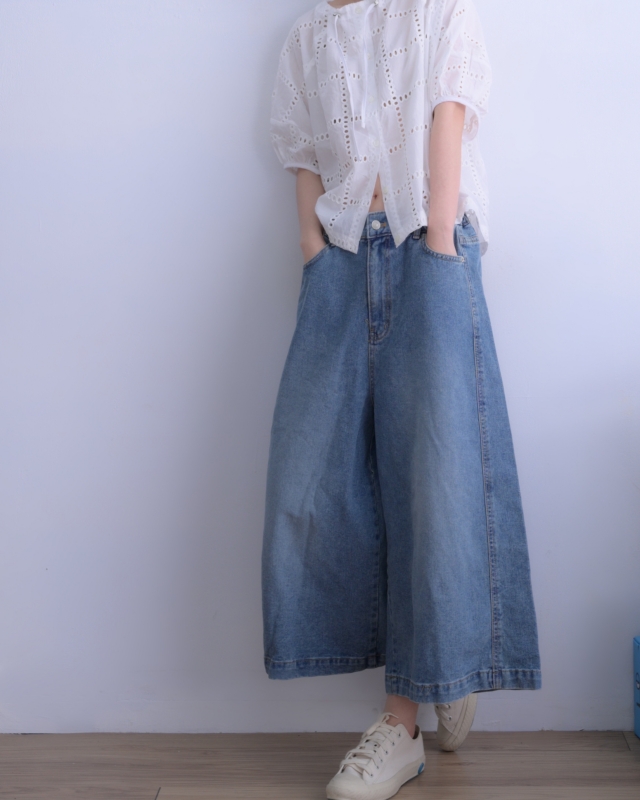 韓 淺刷色八分牛仔寬褲 size