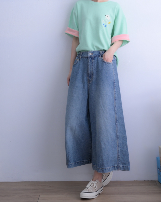 韓 淺刷色八分牛仔寬褲 size