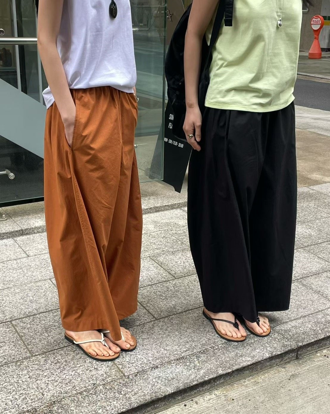 韓 腰鬆緊素色大寬褲 4色 size