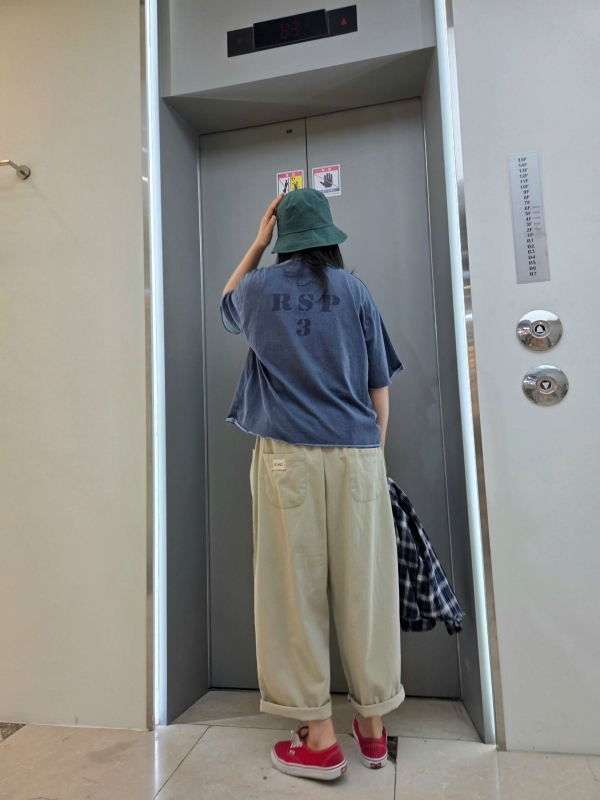 韓 弧線休閒小寬褲 4色