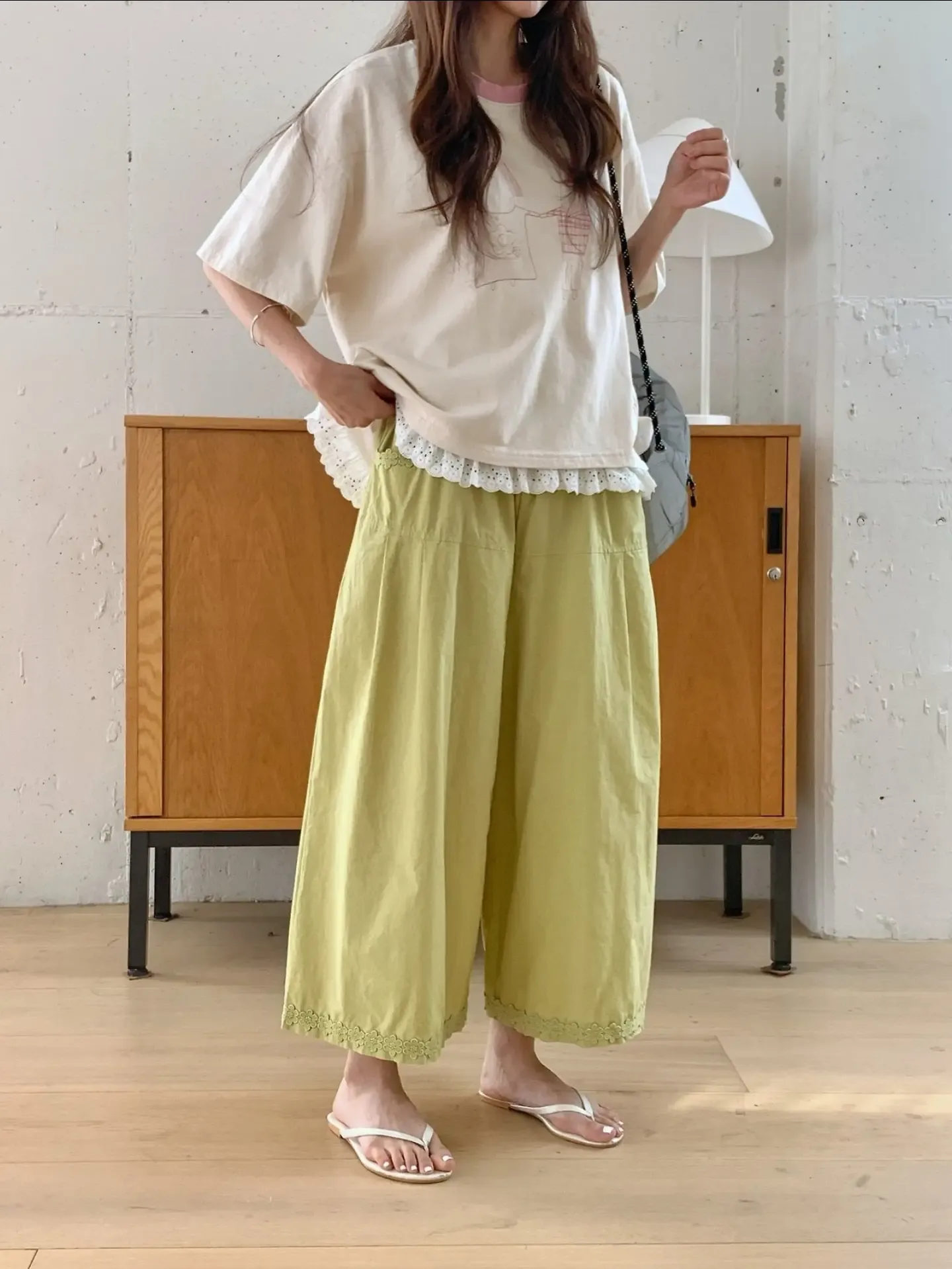 韓 口袋織花寬褲 3色
