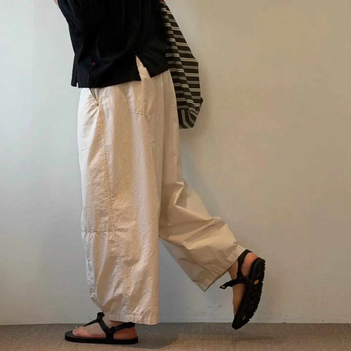 韓 口袋小標寬褲 4色