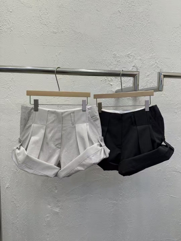 韓 可反捲短褲 2色