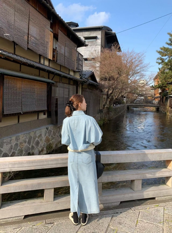 韓 淺刷色牛仔裙 size