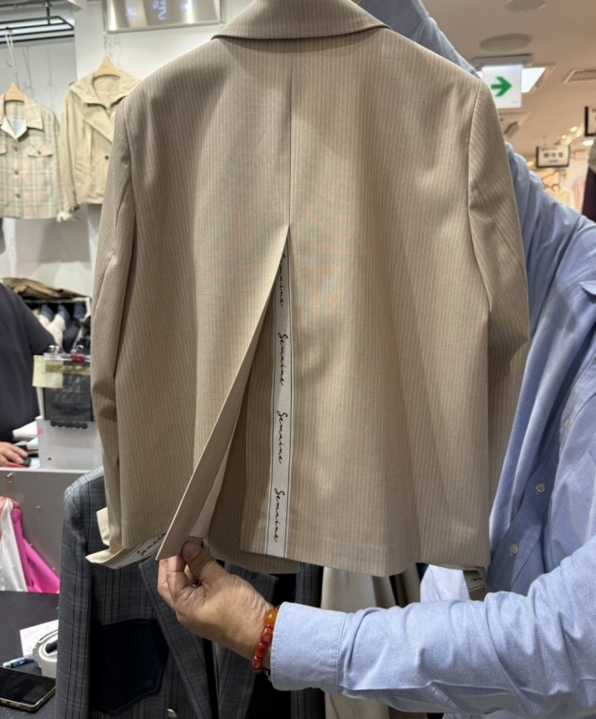 韓 細條西裝外套