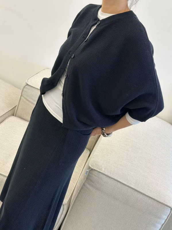 韓 短版壓紋外套 5色 size