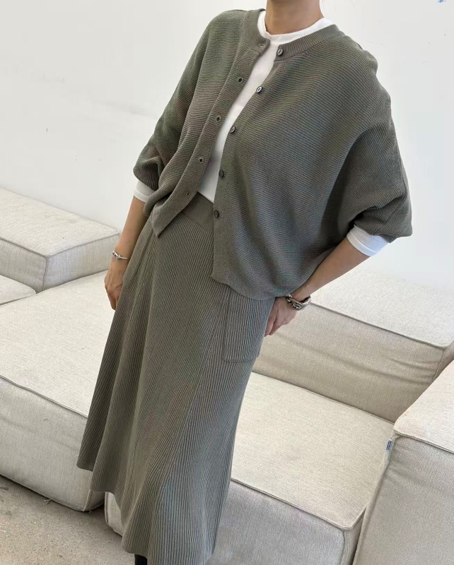 韓 短版壓紋外套 5色 size