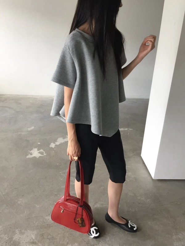 韓 寬袖弧形下襬上衣 3色
