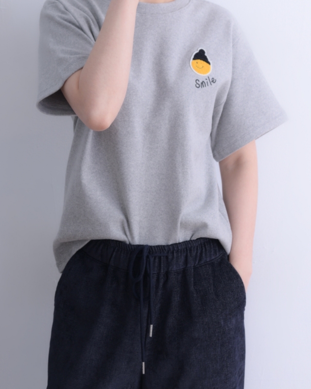韓 戴帽笑臉上衣 4色 size