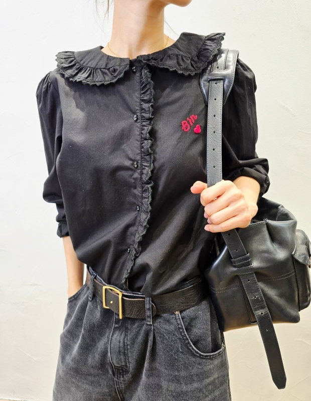 韓 荷葉領刺繡襯衫  2色