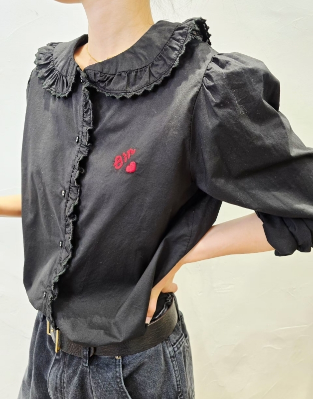 韓 荷葉領刺繡襯衫  2色