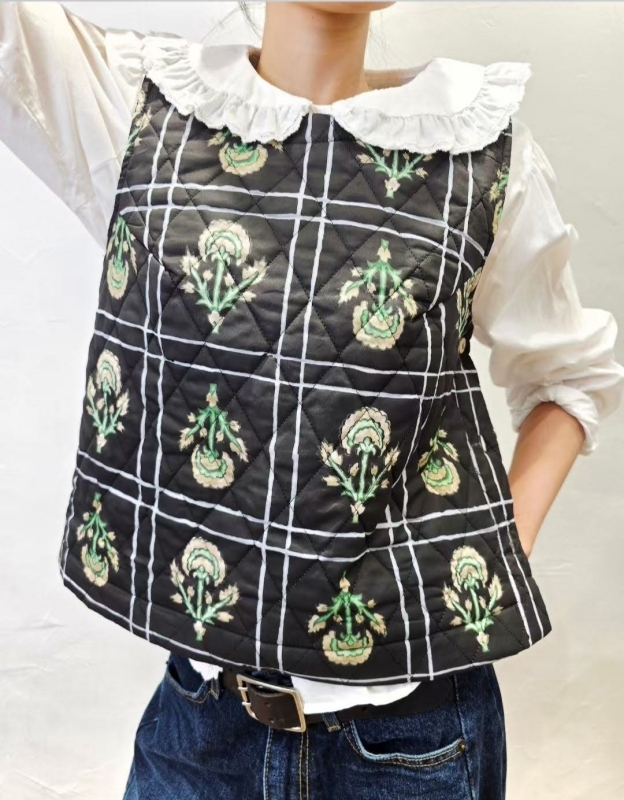 韓 荷葉領刺繡襯衫  2色