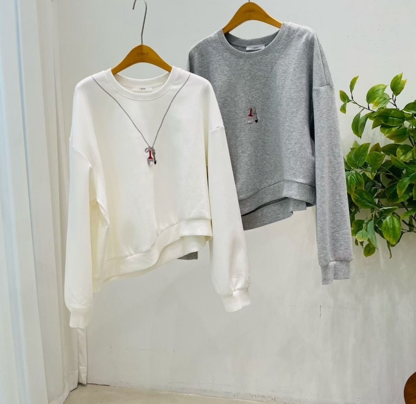 韓 項鍊刺繡圓領上衣 2色 size