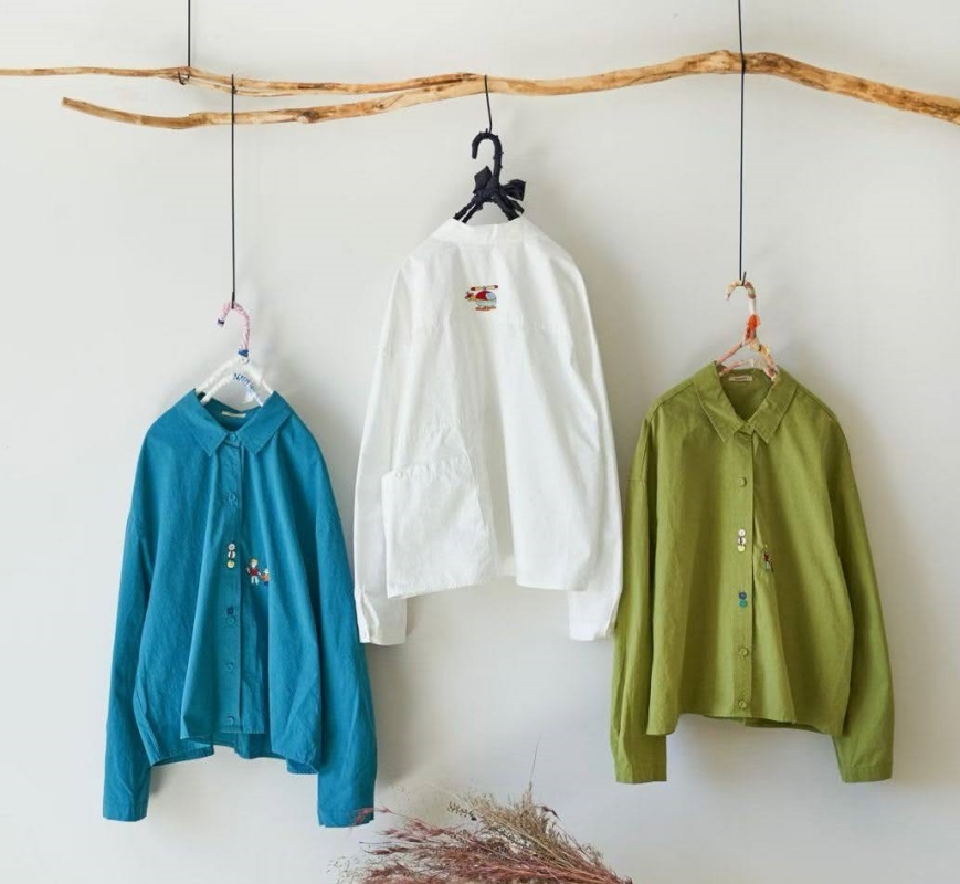 韓 小人刺繡彩釦襯衫 3色