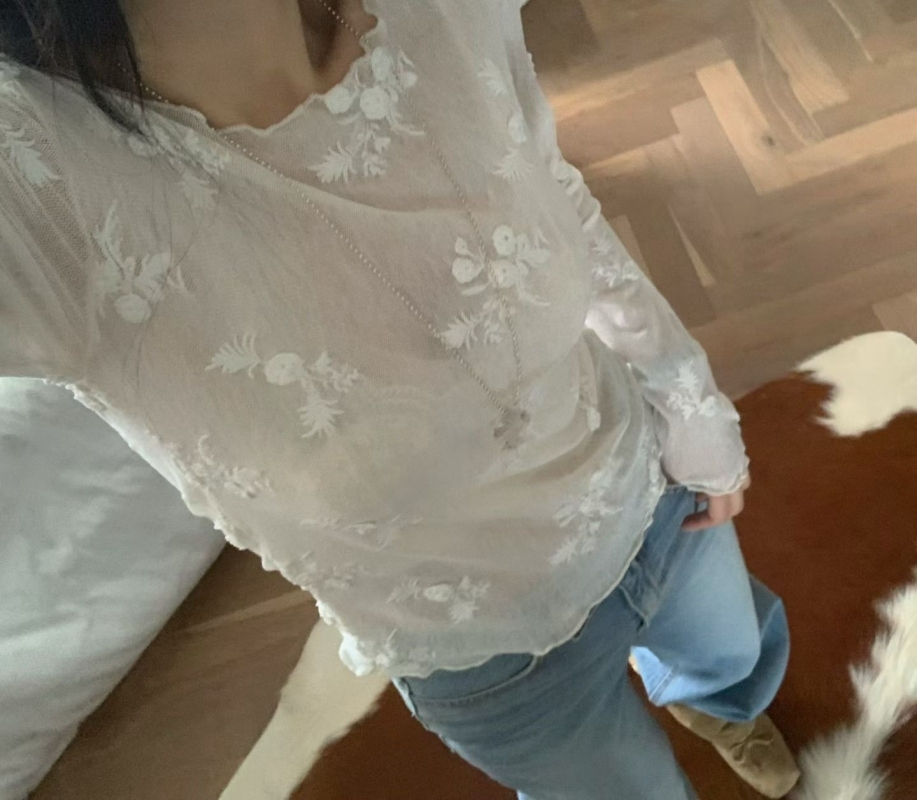 韓 花朵透膚長袖上衣 2色