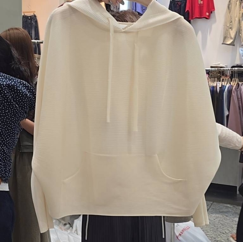 韓 壓紋寬袖連帽上衣 2色 size