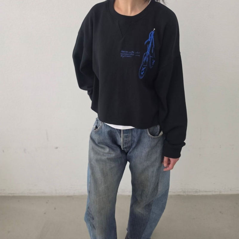 韓 球鞋印花上衣 3色