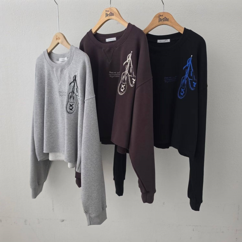 韓 球鞋印花上衣 3色